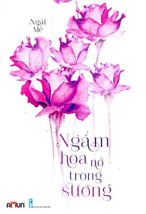 Ngắm Hoa Nở Trong Sương