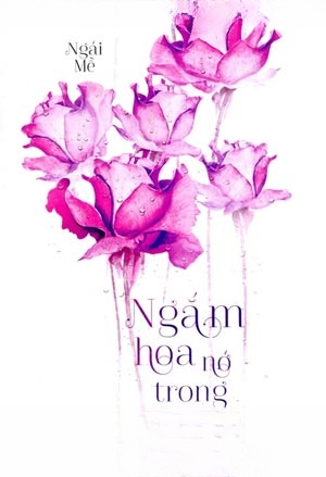 Ngắm Hoa Nở Trong Sương
